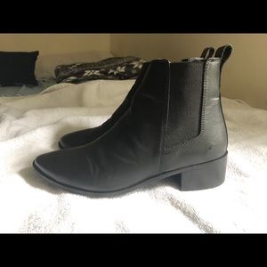 Steve Madden black Chelsea boots
